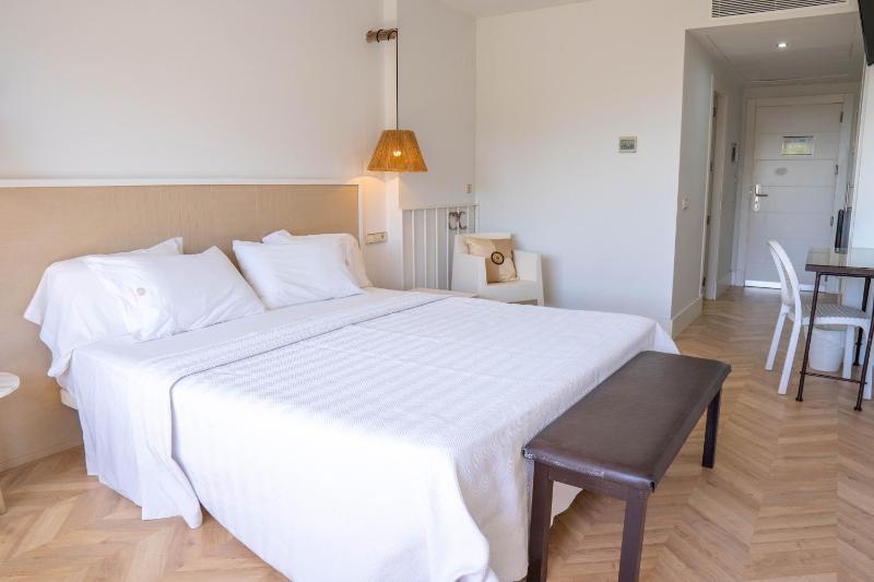 Double Room image 4
