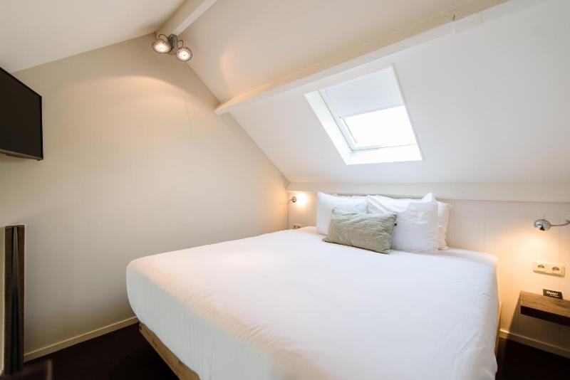 Suite  Split Level image 4