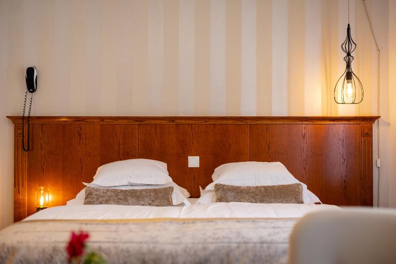 Superior Double Room with Mountain View image 3
