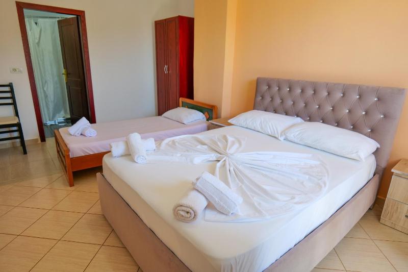 Ilias House - image 13