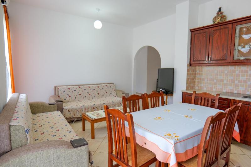 Ilias House - image 2