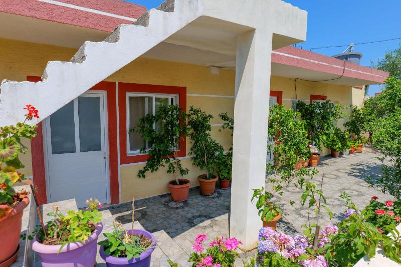 Ilias House - image 15