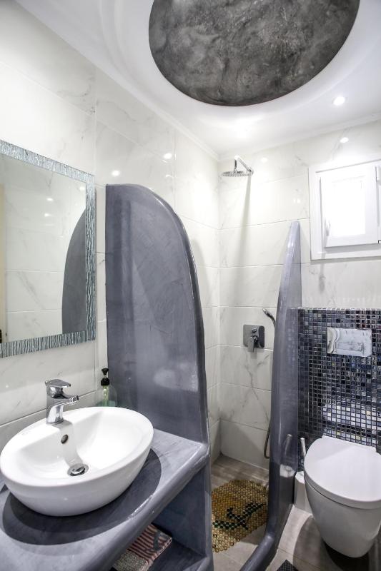 Economy Triple Room - Lower Floor image 2