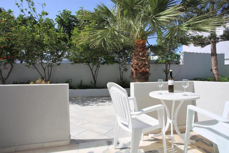 Economy Triple Room - Lower Floor image 3