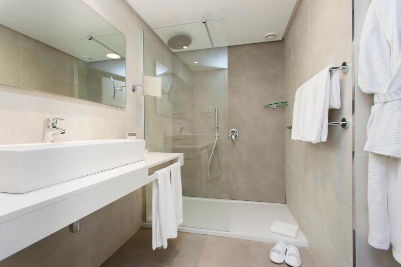 Superior Suite image 1