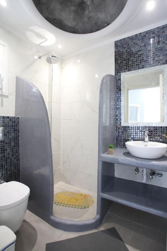 Double or Twin Room - Lower Floor image 2