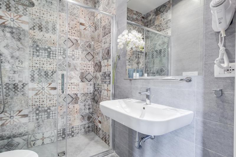 Superior Double Room image 4