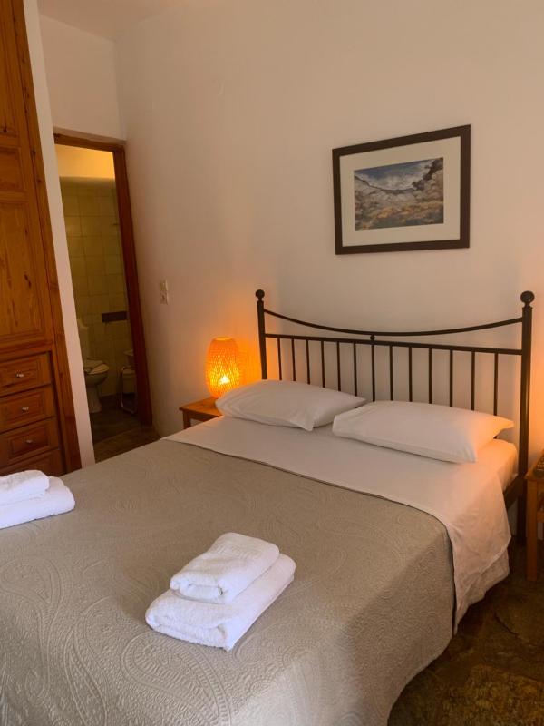 Double Room with Patio image 1