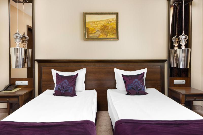 Twin Room - Christmas Package image 2