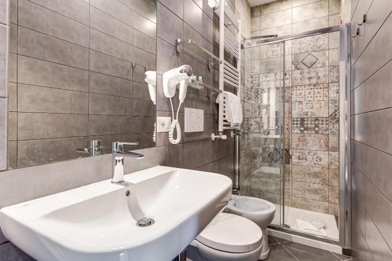 Deluxe Double Room with Spa Bath  image 3