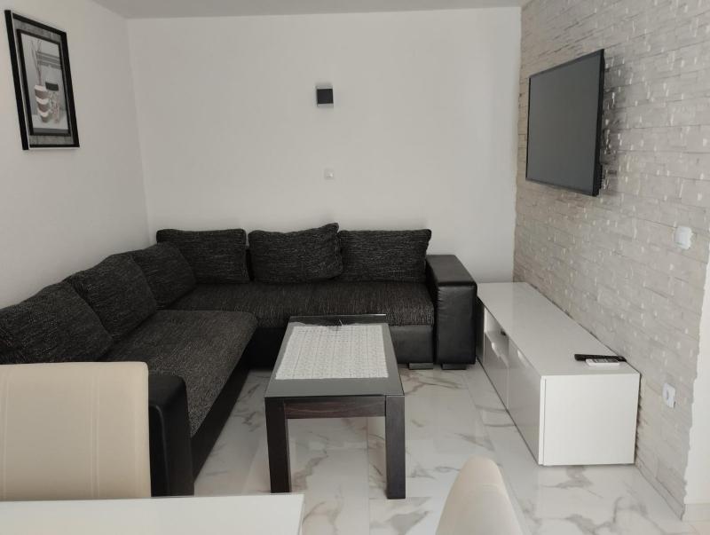 Two-Bedroom Apartment with Living Room image 2