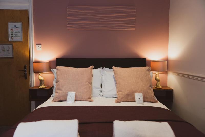 Cosy Double Room image 3