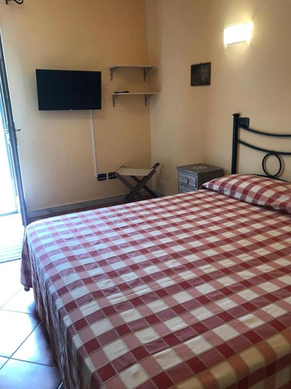 Standard Double Room image 2
