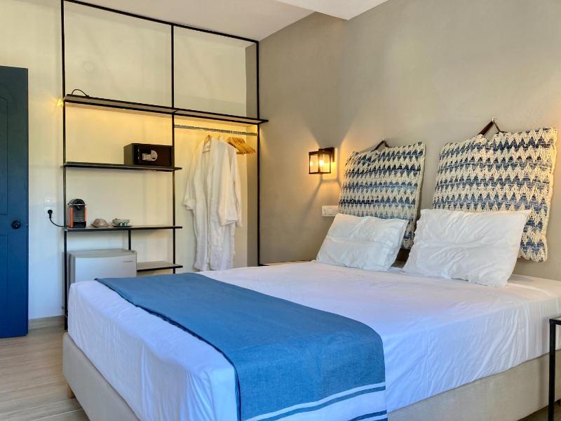 Deluxe Suite image 1
