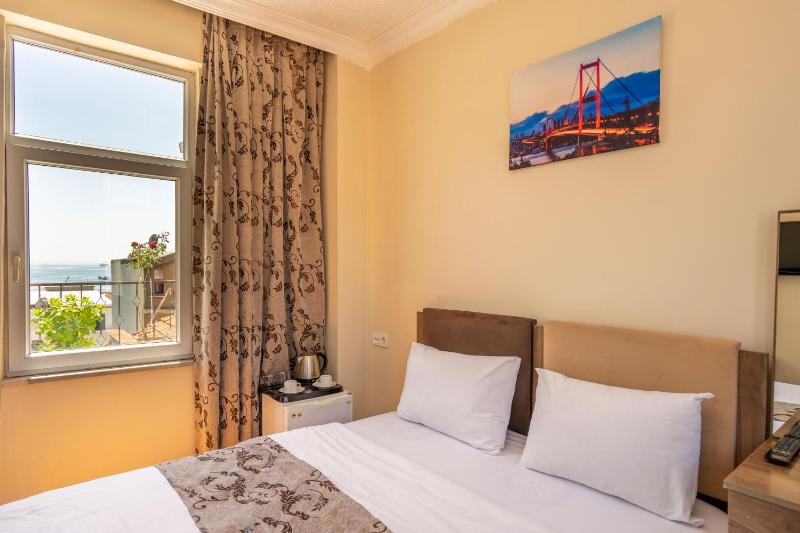 Deluxe Double Room image 3