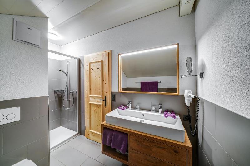 Quadruple Room image 3
