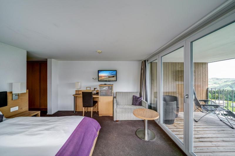 Superior Double Room with Balcony and Spa Access image 3