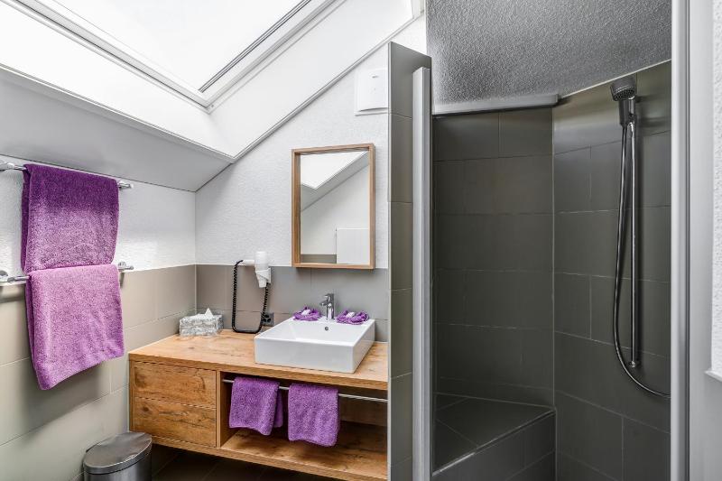 Double Room image 4
