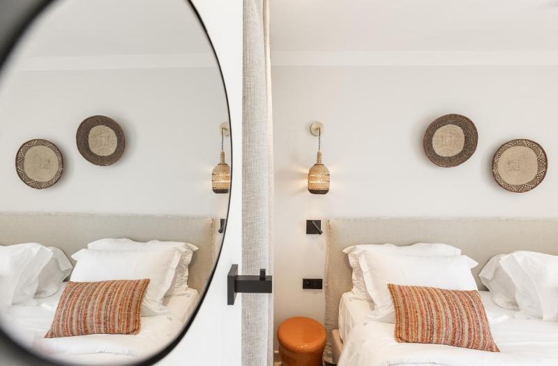 Double or Twin Room with Partial Sea View image 3