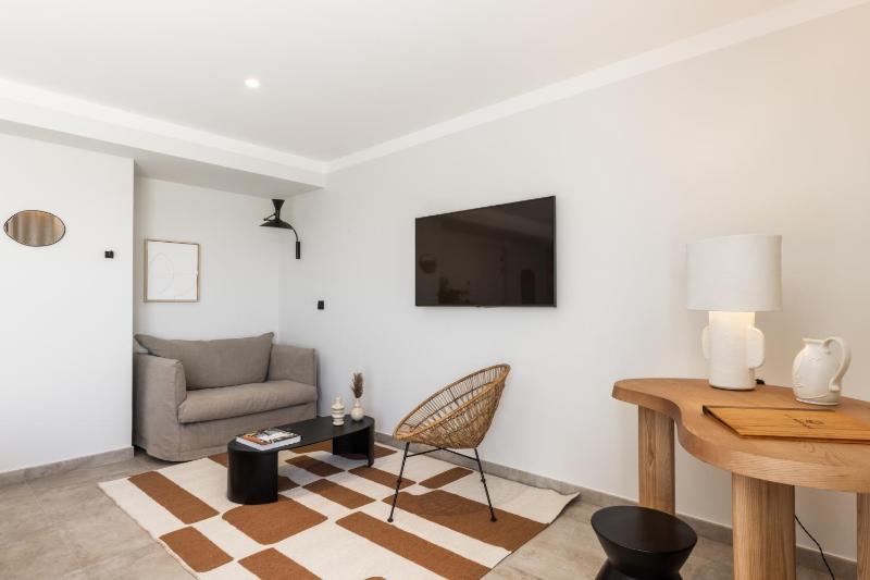 King Suite with Sea View image 3
