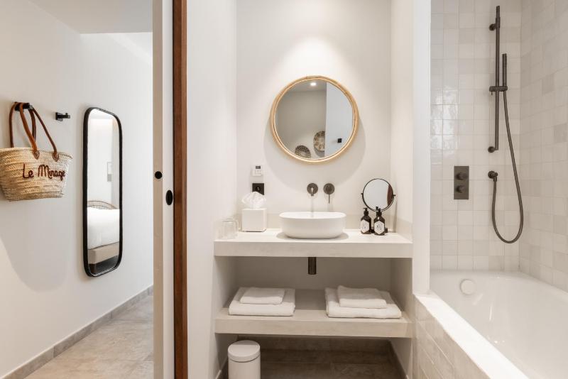 Superior Double or Twin Room with Terrace image 3