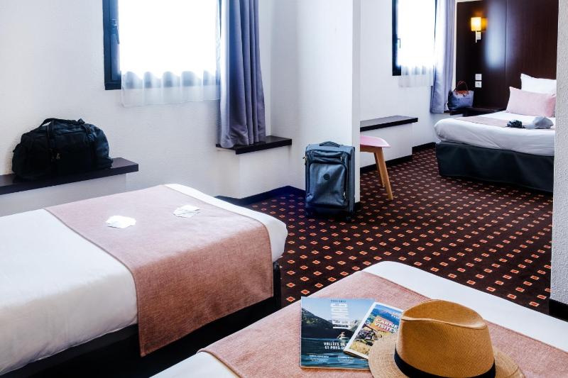 Quadruple Room image 1