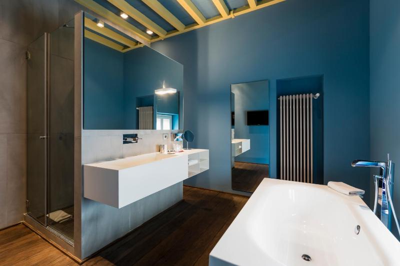 Junior Suite image 1