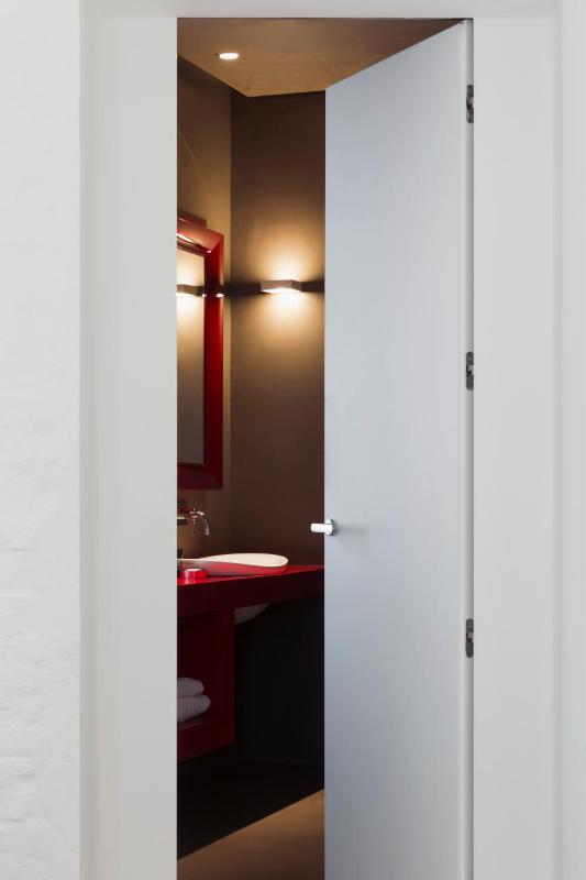 Deluxe Double Room image 4