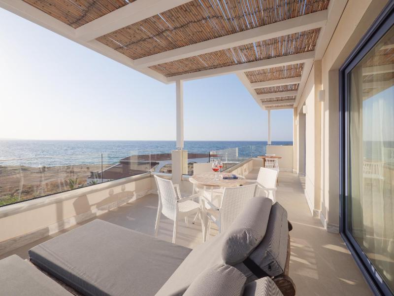 Family Suite with Sea View image 3
