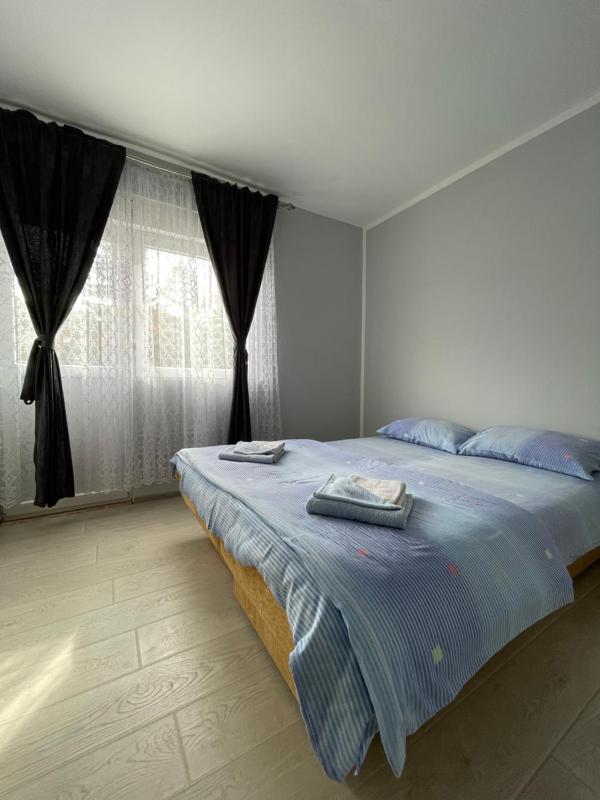 Standard Double Room with Shared Bathroom image 3