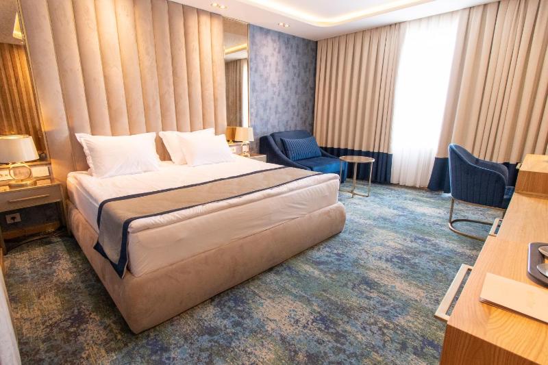 Deluxe Double or Twin Room - Free Beach Access image 1