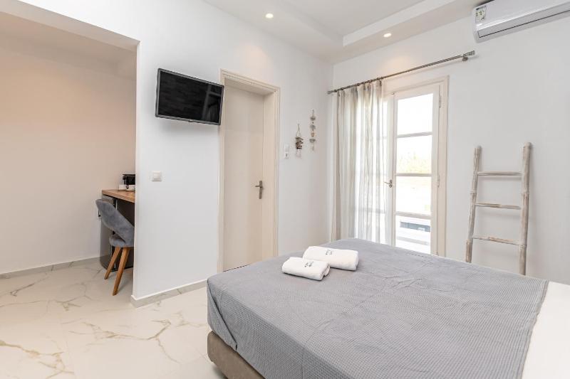 Double Room with Spa Bath image 1