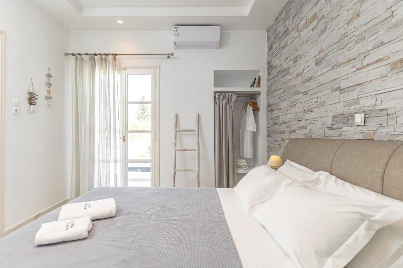Double Room with Spa Bath image 2