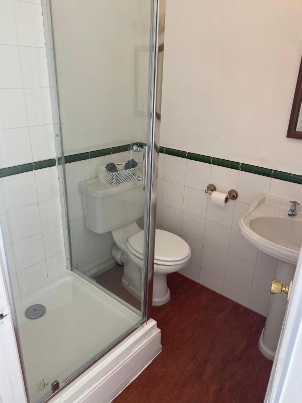 Double Room image 3