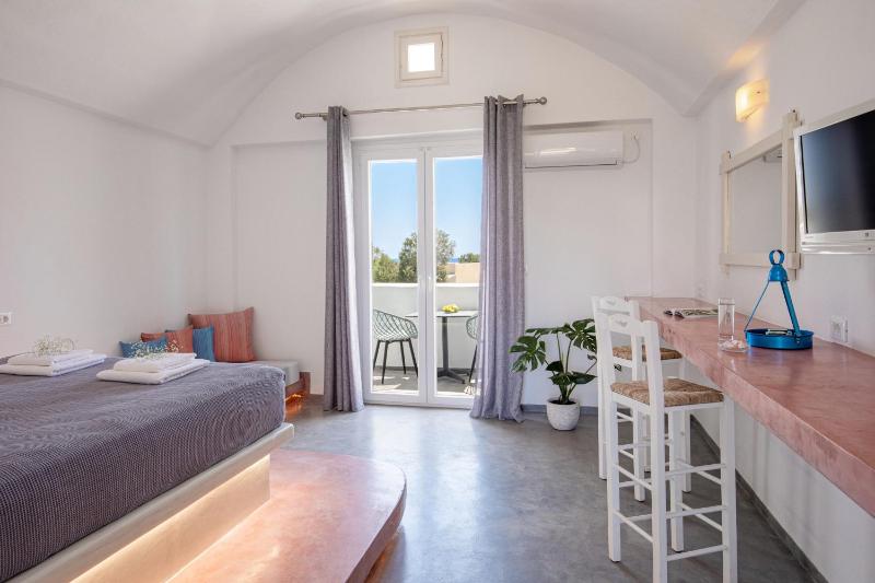 Superior Double Room with Sea View image 4