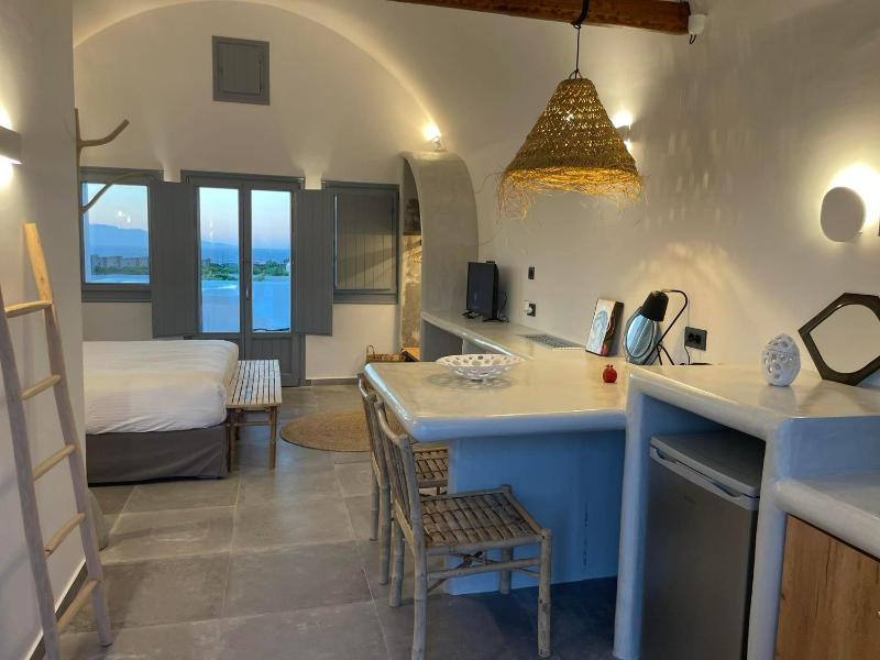 Anemi Vine Villas - image 2
