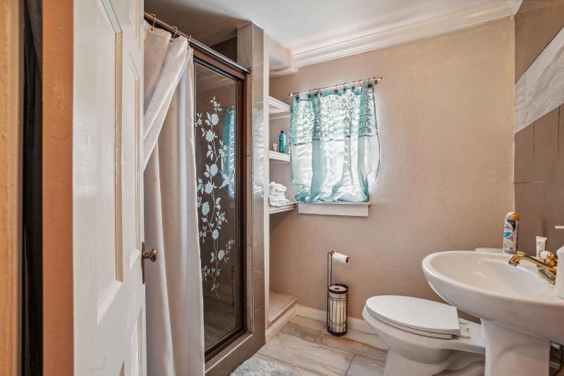 Four-Bedroom Holiday Home image 2
