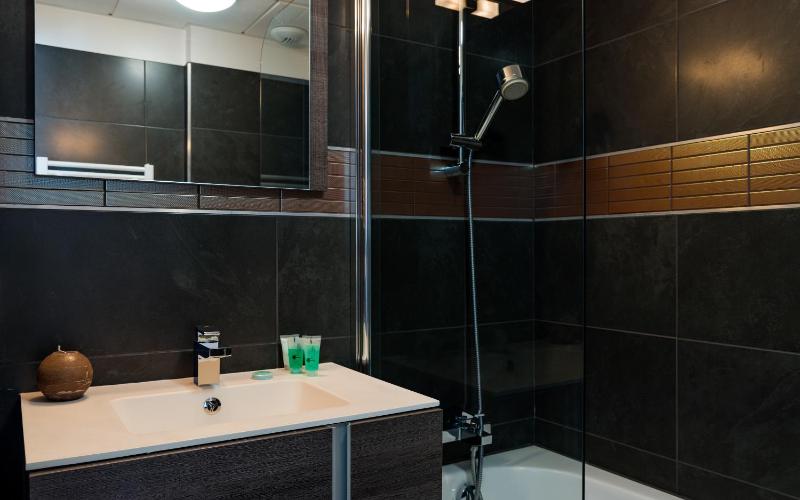 Studio (2 Adults) image 4