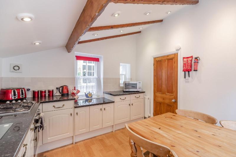 Brincliffe Cottage - image 17
