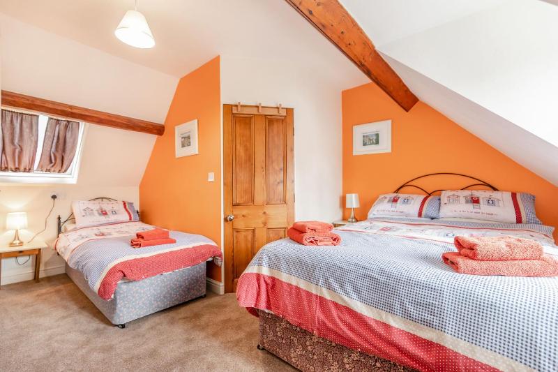 Brincliffe Cottage - image 3