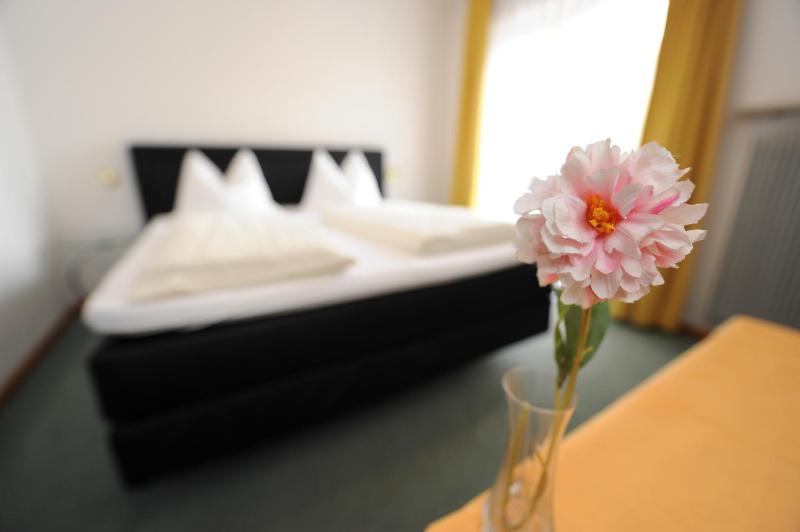 Double Room with Balcony image 2
