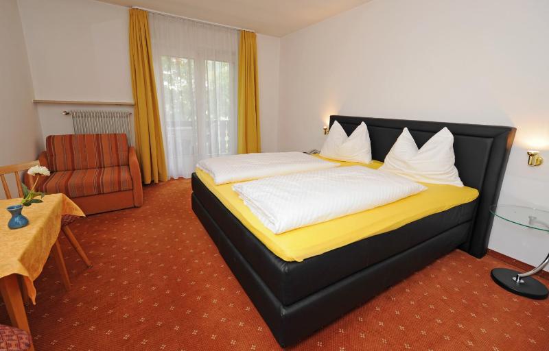 Triple Room with Balcony image 2