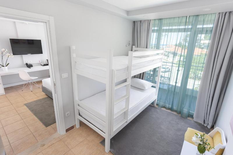 Two-Bedroom Suite image 4