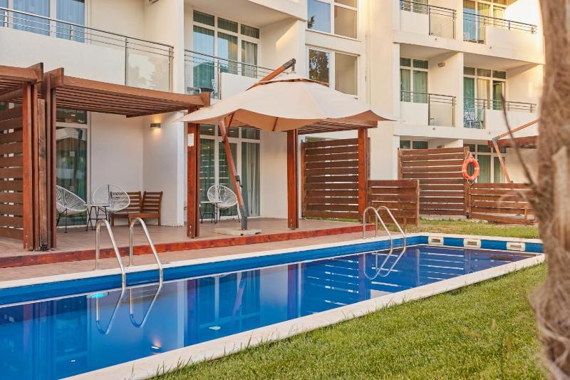 Two Bedroom Swim Up Suite image 4