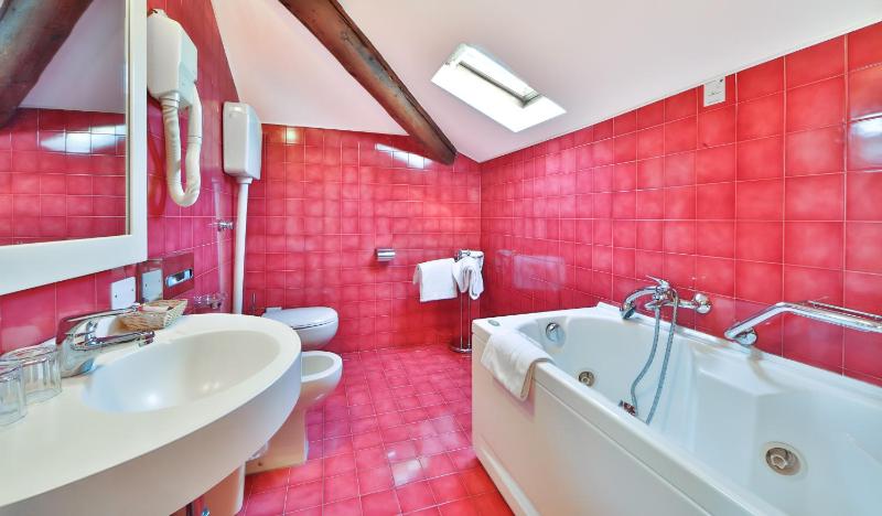 Superior Double or Twin Room image 2