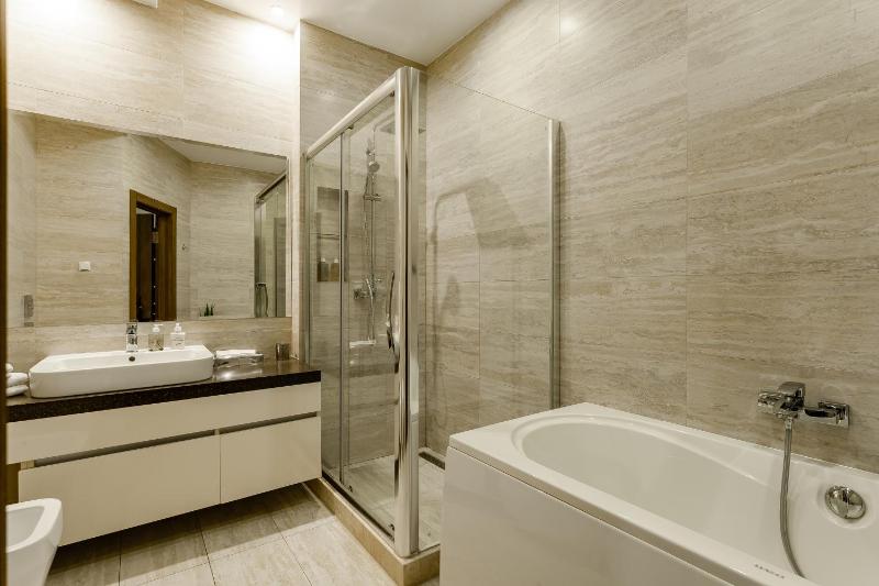 One-Bedroom Apartment image 3
