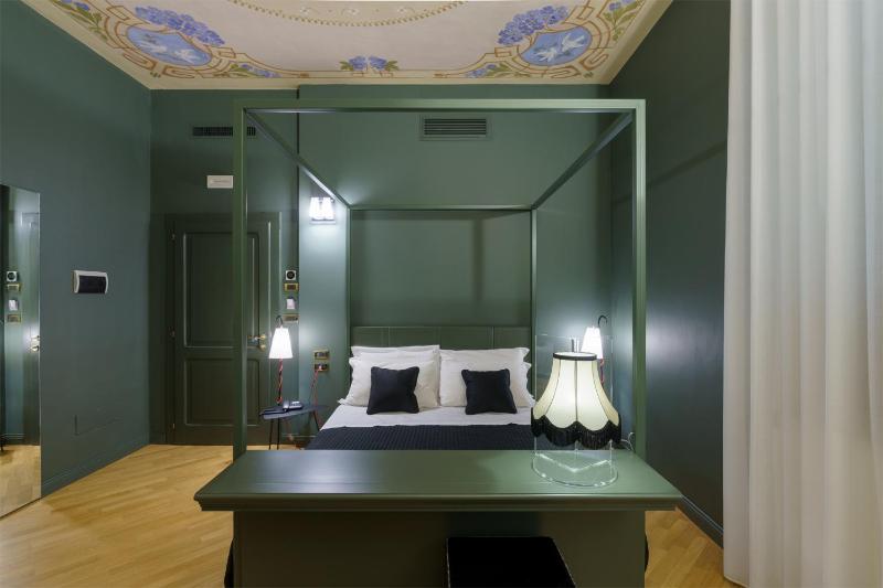 Deluxe Room image 4
