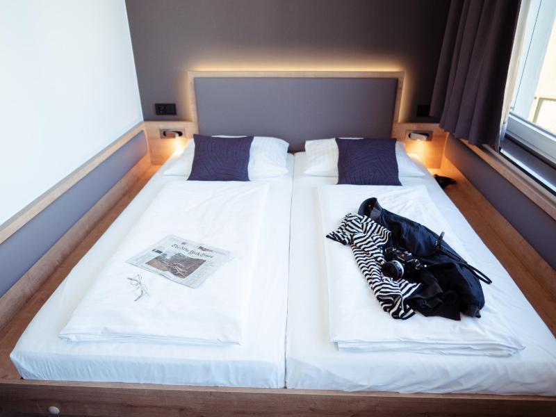 Quadruple Room image 2