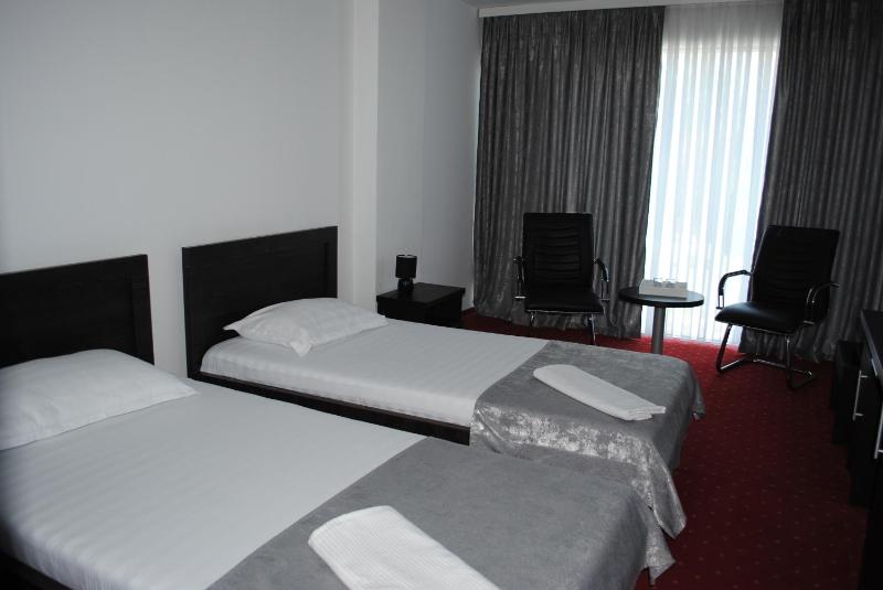 Twin Room image 1