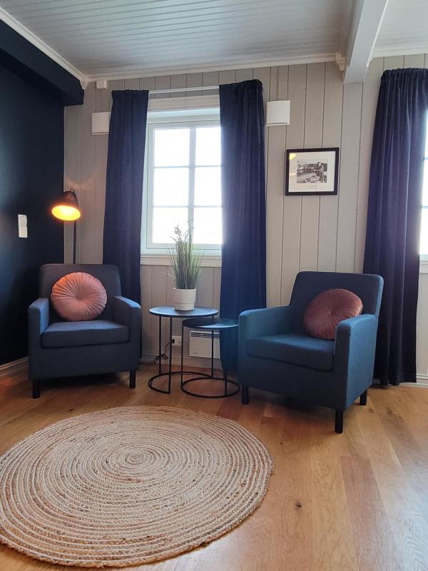 Double Room with Sea View image 4